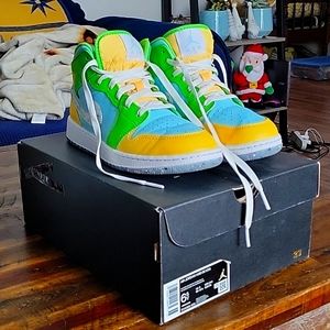 Air Jordan mids